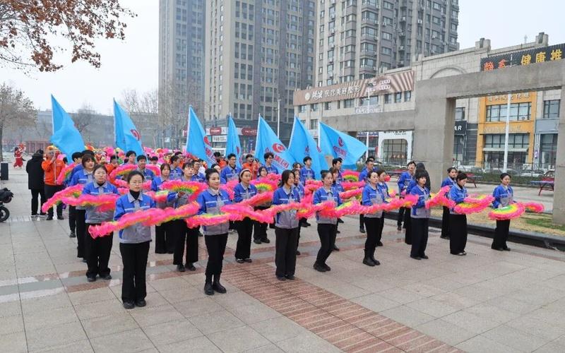 El baile de fans del Grupo Chenming 'Esfuerzar con Chenming' hizo un impresionante debut en el Festival de Lanternas de Shouguang